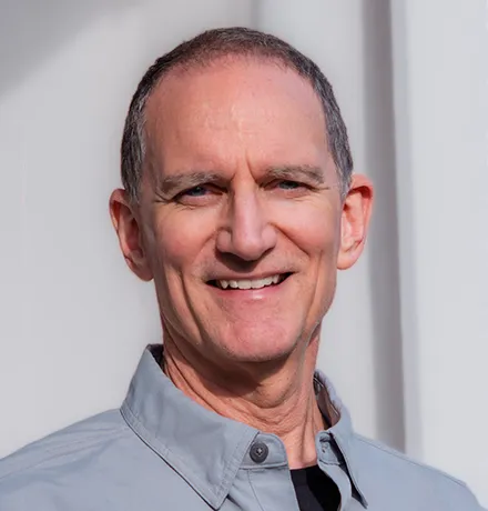 caster-raymond-brueckner